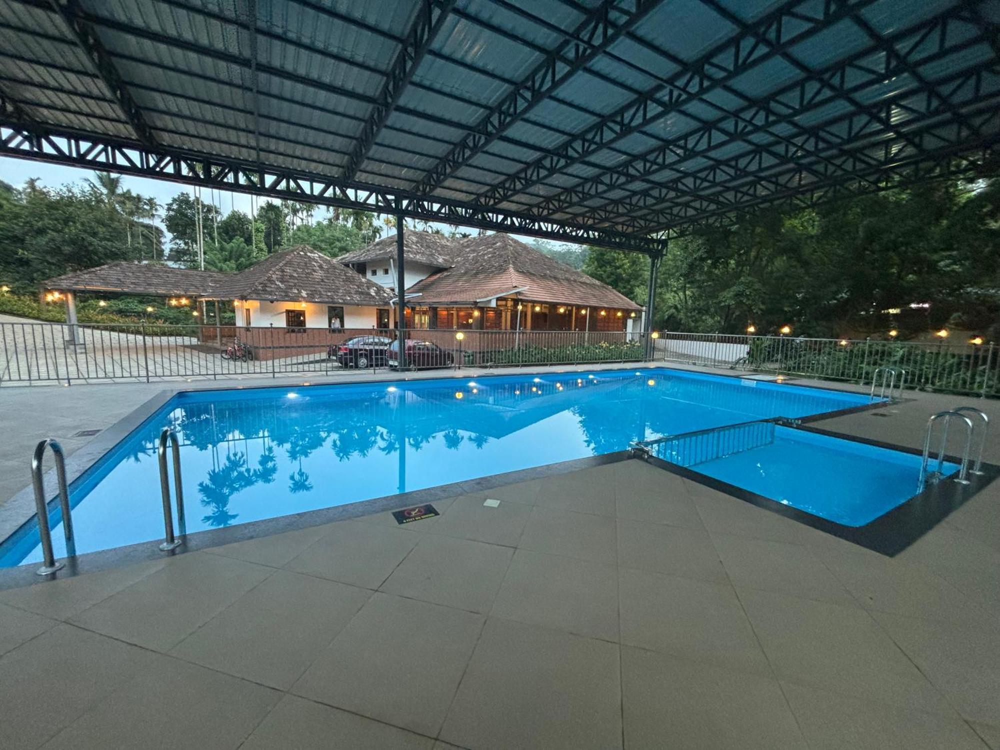 Sterling Vythiri Wayanad Hotel Ngoại thất bức ảnh
